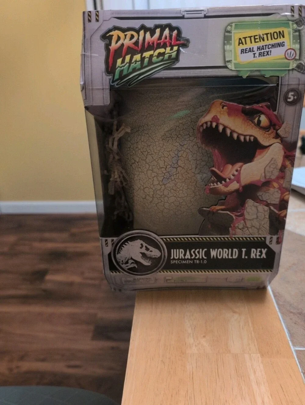 NIB Jurassic World Primal Hatch Interactive T-Rex Dinosaur Egg TR-1.0